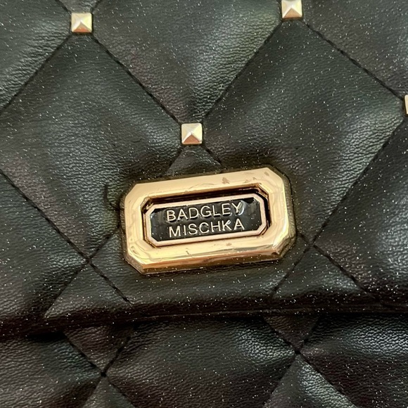 Badgley Mischka Black and Gold Quilted Hand Bag EUC - Picture 4 of 4
